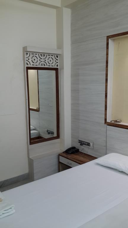 Rupasi Bangla Hotel Kolkata Bilik gambar